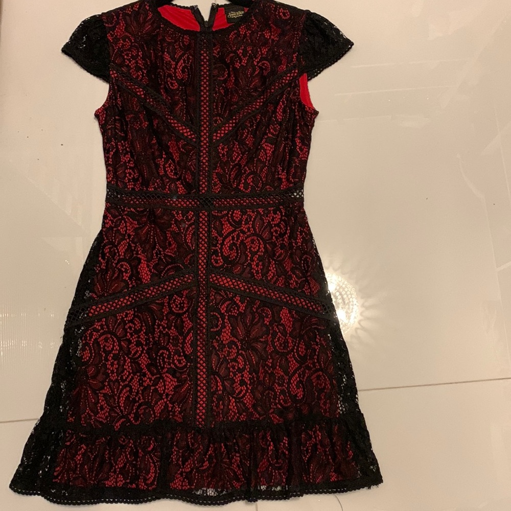 Cap sleeve Black Lace Dress